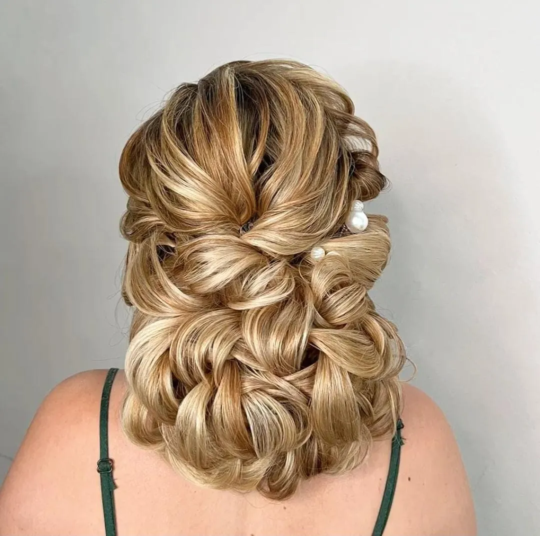 Peinados <br /> & Estilo